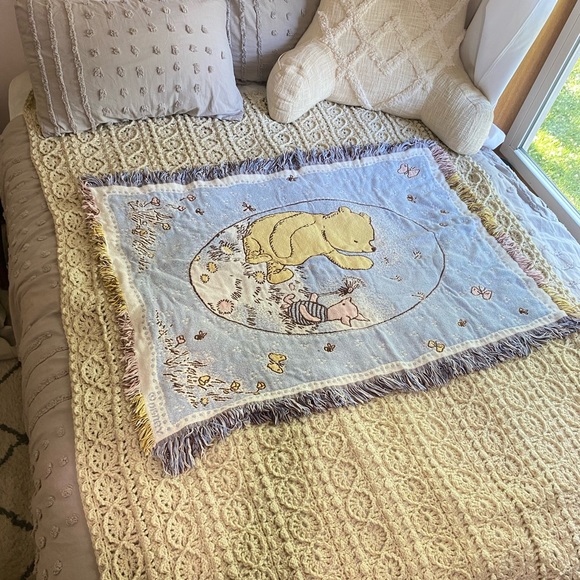 SOLD Rare vintage Winnie the Pooh blankie - Picture 4 of 5